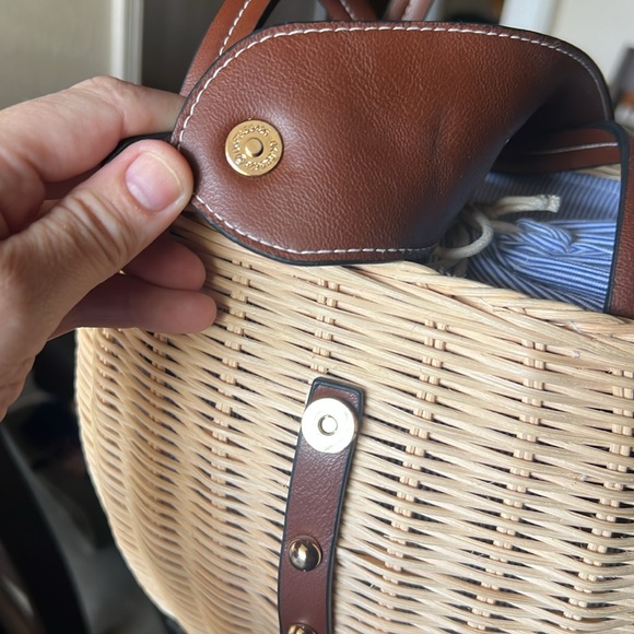 Wicker purse. Very cute! - Picture 5 of 8